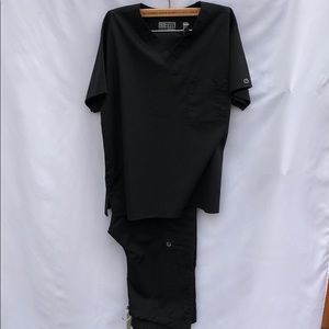 Wonderwink scrubs: scrub top & pants